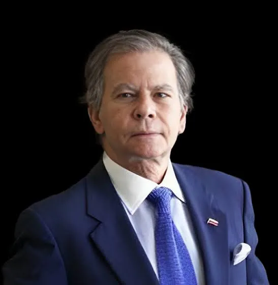 Portret autora Diego Arria