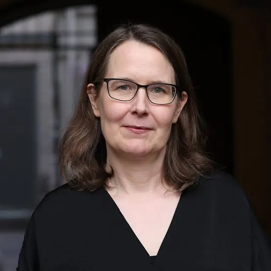 Portret autora Johanna Mo