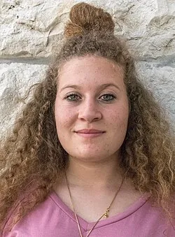 Portret autora Ahed Tamimi