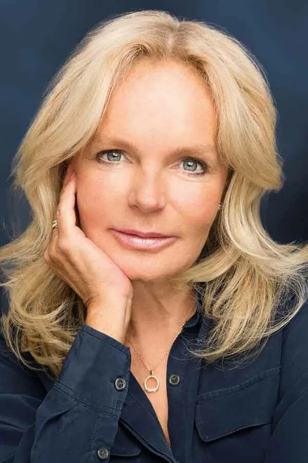 Portret autora Lusinda Rajli